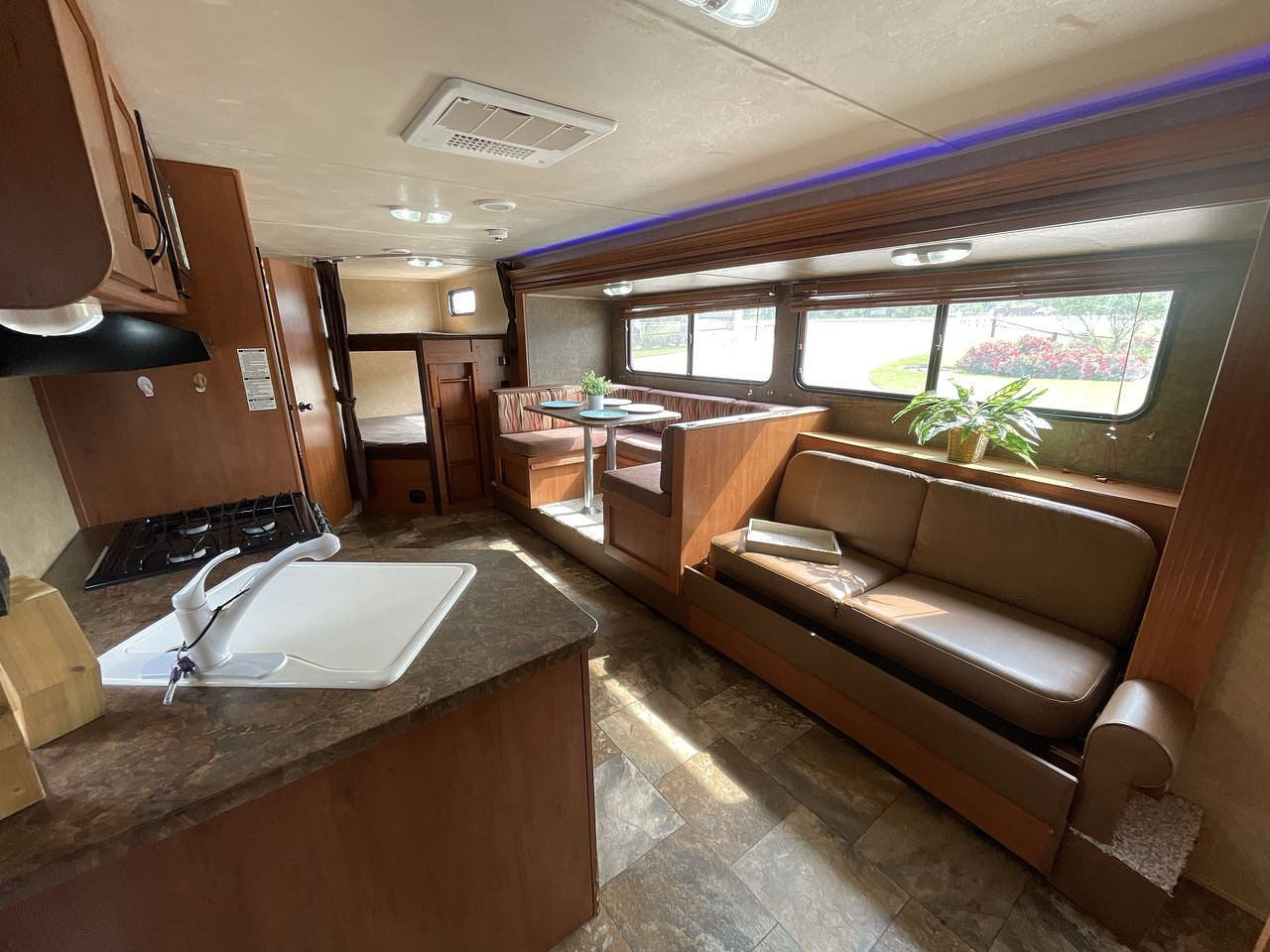 2014 FRRV CHEROKEE GREY WOLF 282BH