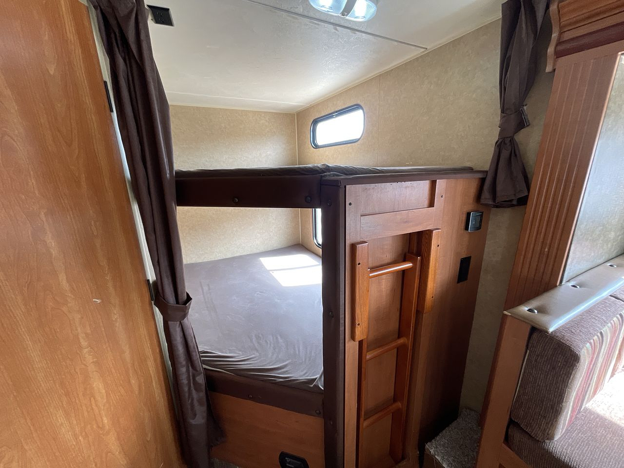 2014 FRRV CHEROKEE GREY WOLF 282BH