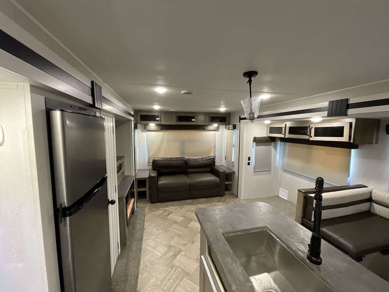 2022 FOREST RIVER PUMA 32MBDS