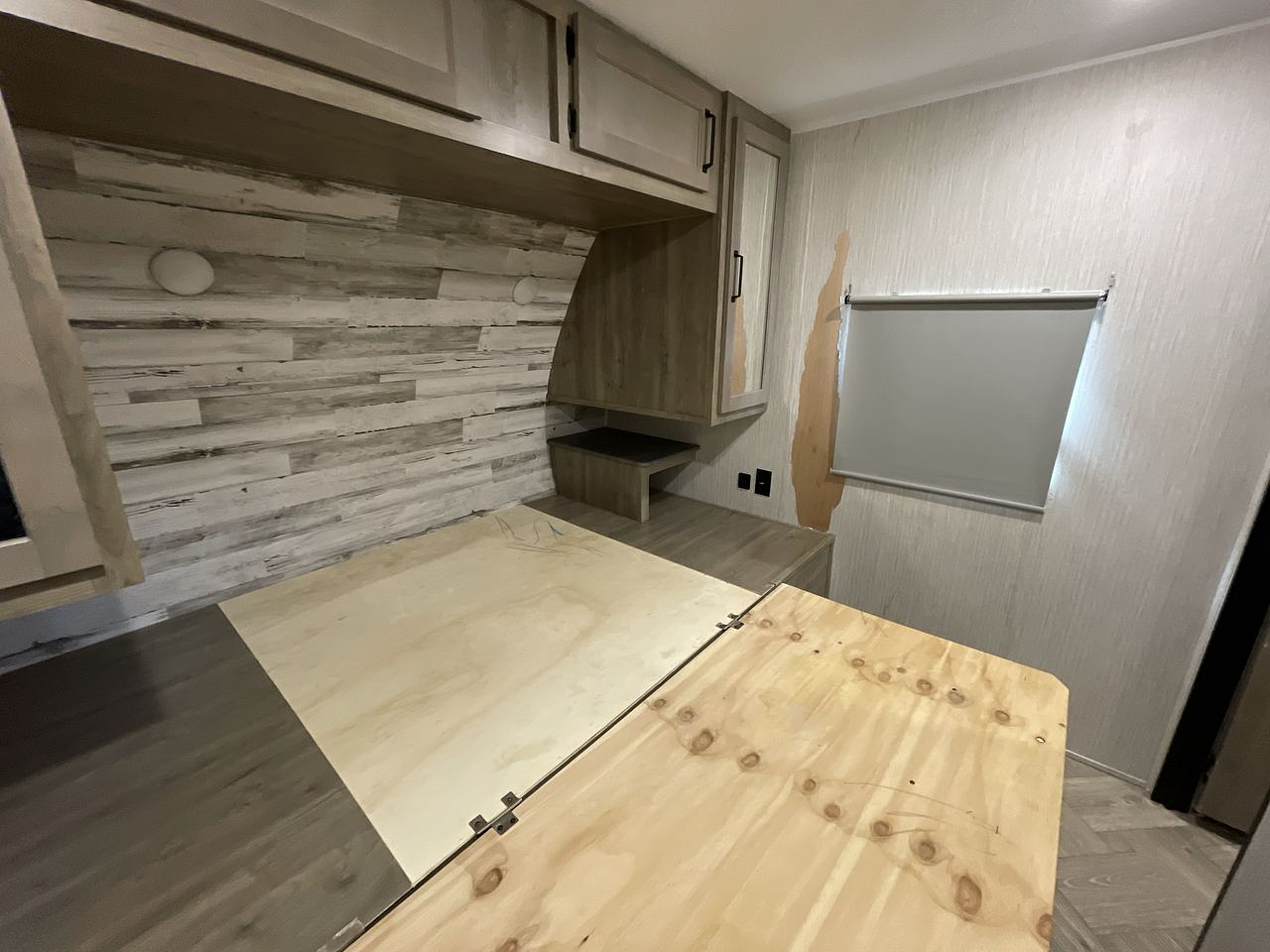 2022 FOREST RIVER PUMA 32MBDS