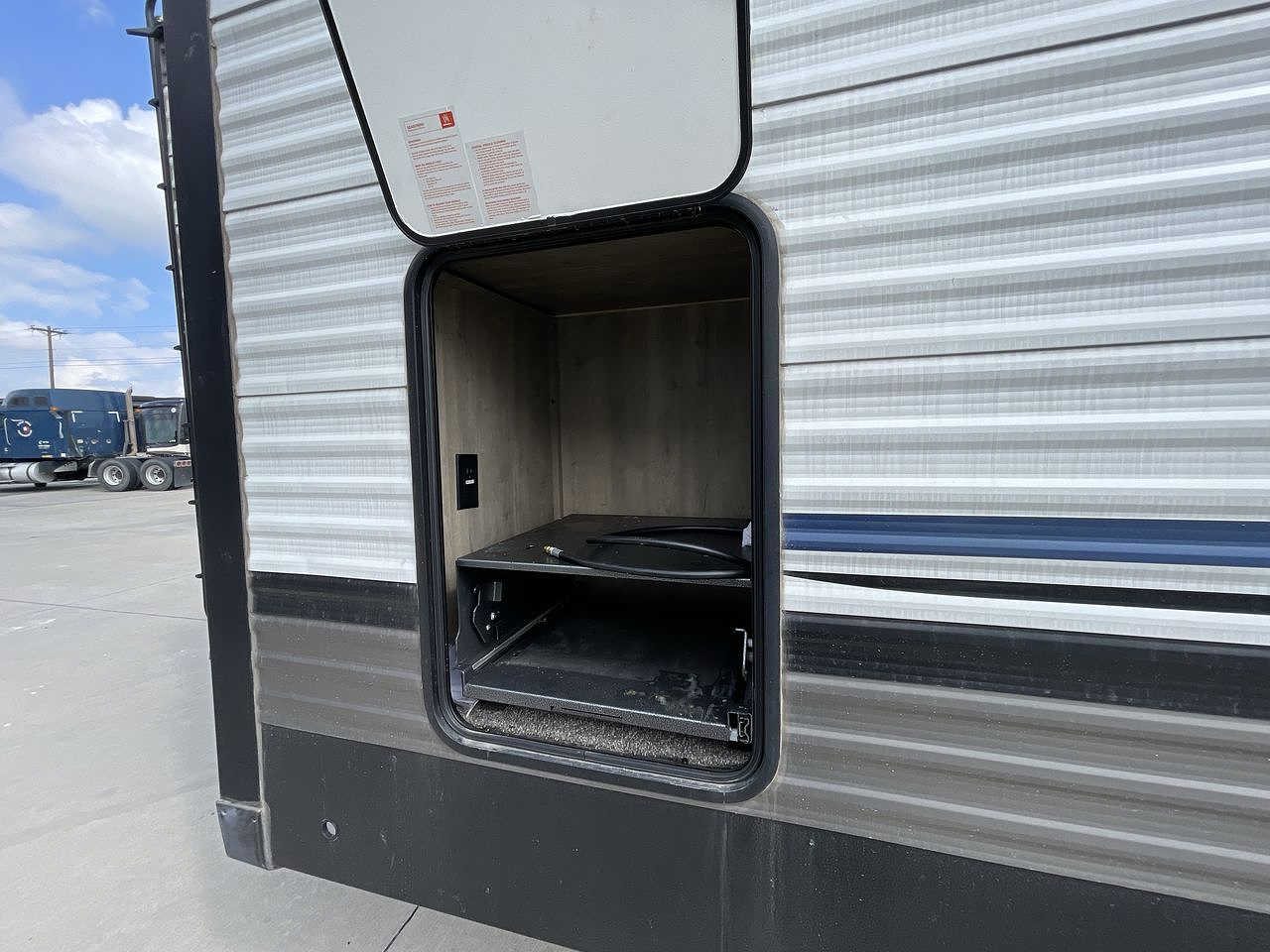 2022 FOREST RIVER PUMA 32MBDS