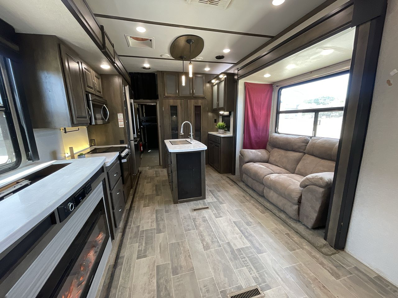 2020 KEYSTONE VOLTAGE 4185