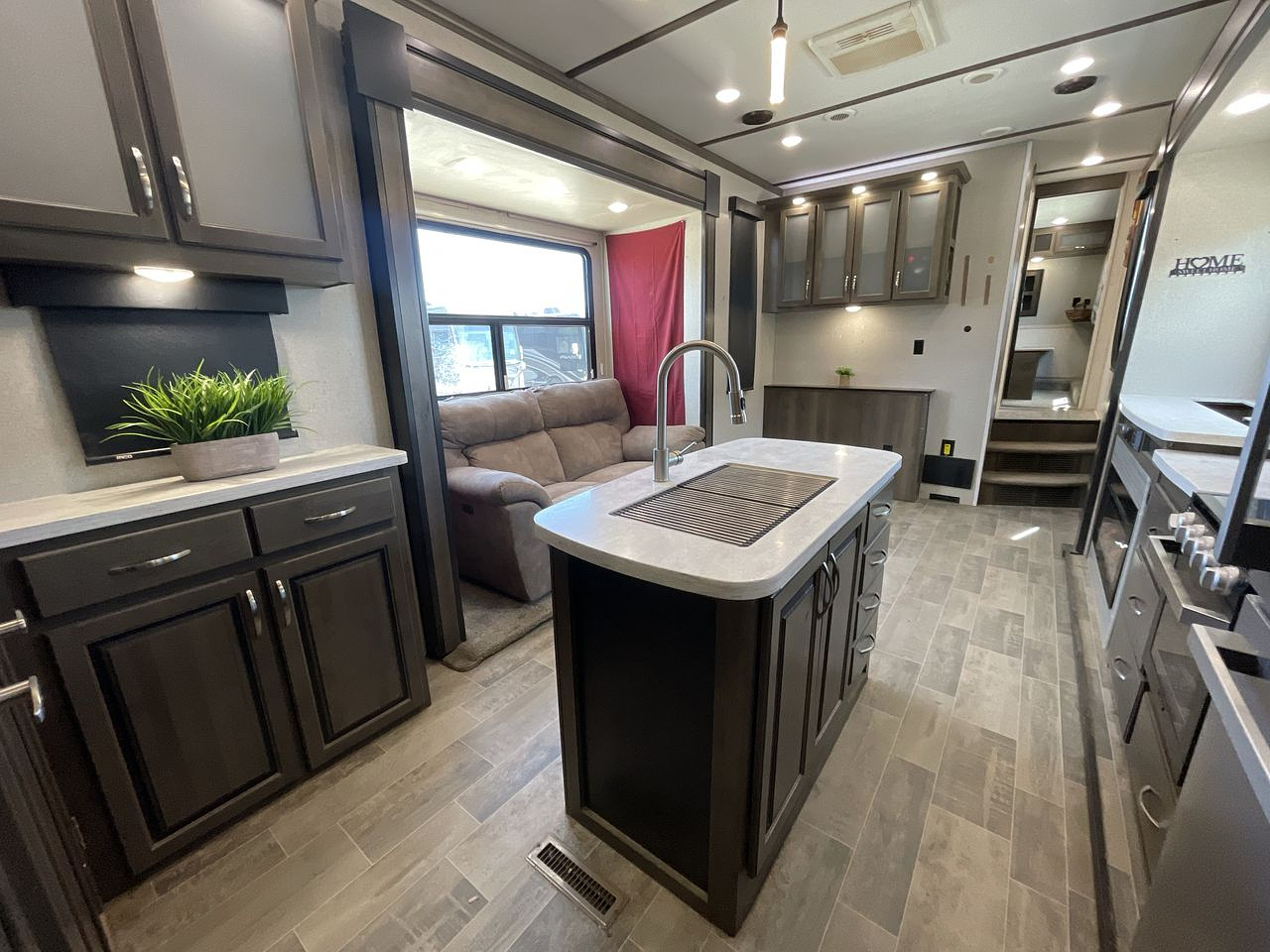 2020 KEYSTONE VOLTAGE 4185