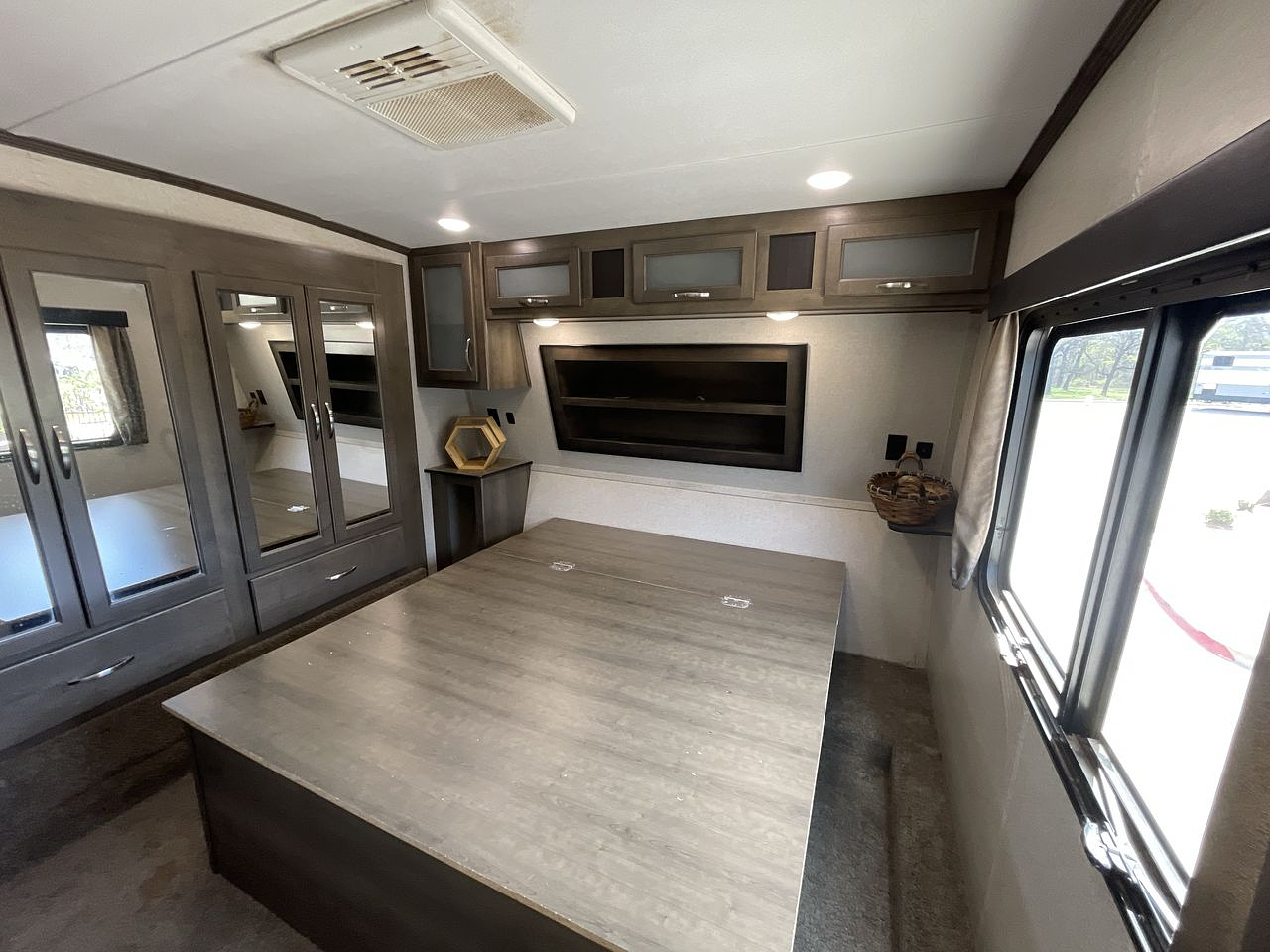 2020 KEYSTONE VOLTAGE 4185