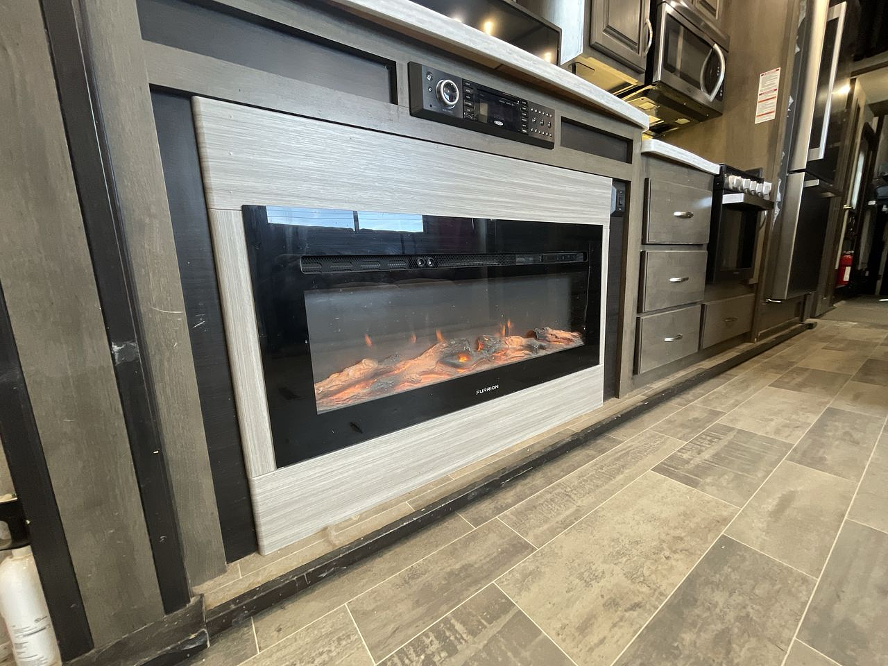 2020 KEYSTONE VOLTAGE 4185