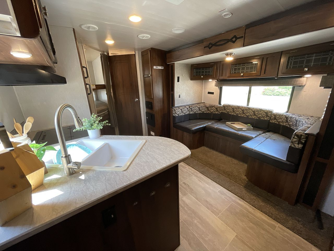 2018 WILDERNESS 2475BH