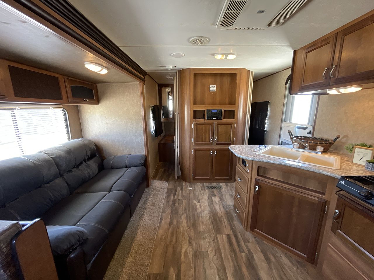 2016 PRIMETIME AVENGER 27BBS