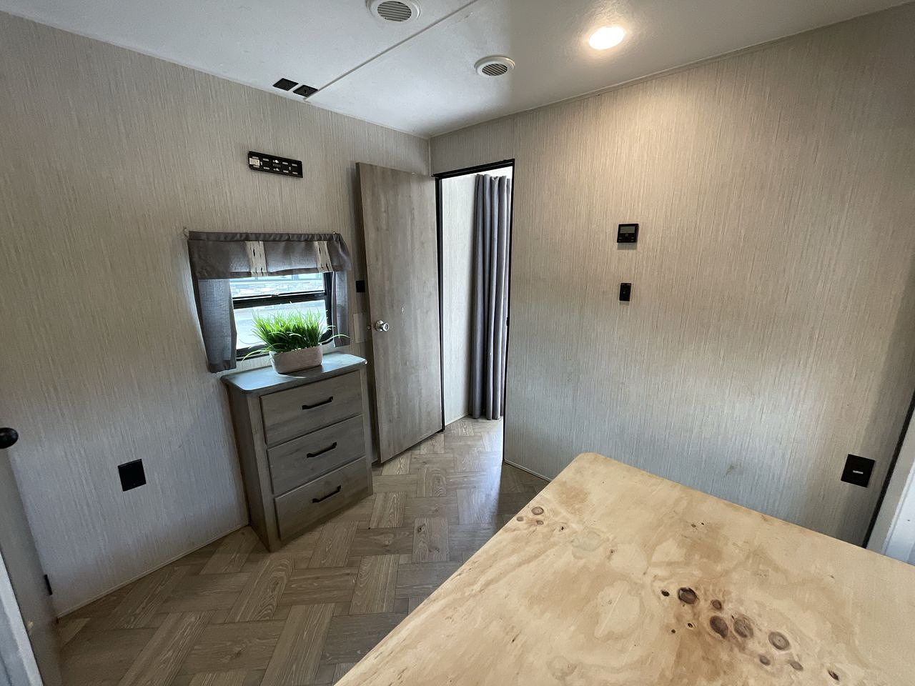 2022 FOREST RIVER PUMA 39PQB