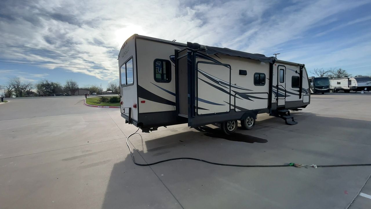 2014 CROSSROADS SUNSET TRAIL 32RL