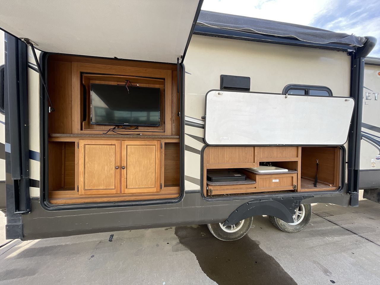 2014 CROSSROADS SUNSET TRAIL 32RL