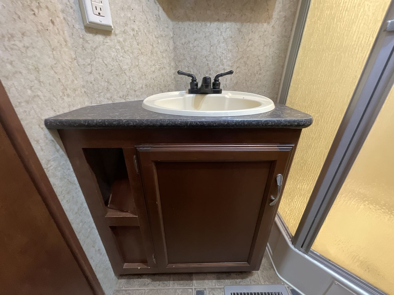 2013 WINNEBAGO ONE 26RK