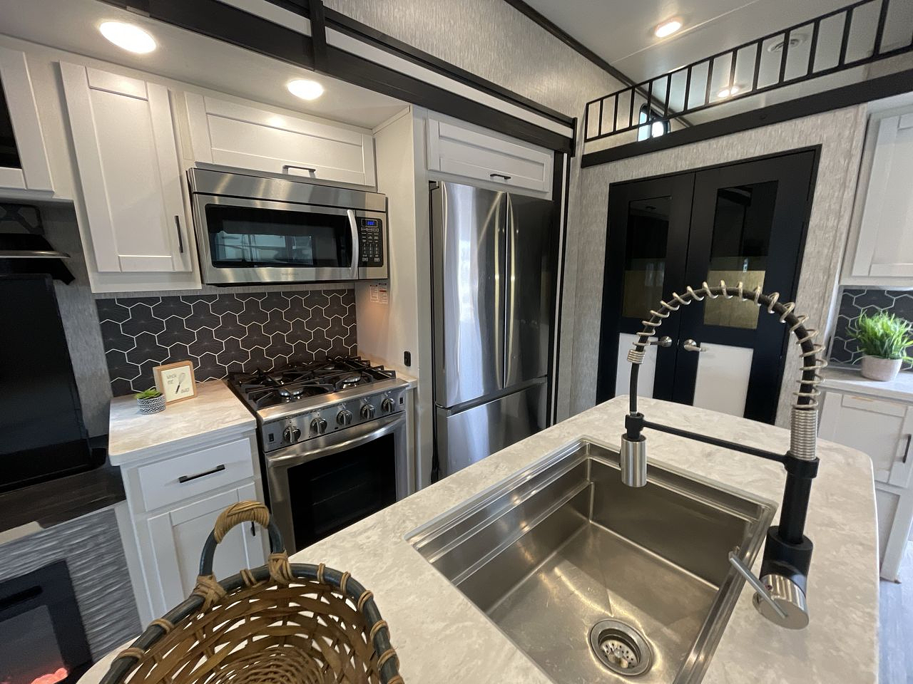 2022 DUTCHMEN HAMPTON 375DBL