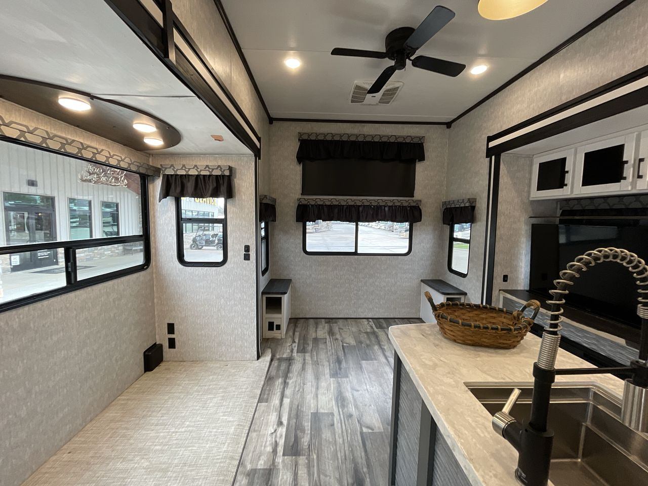 2022 DUTCHMEN HAMPTON 375DBL