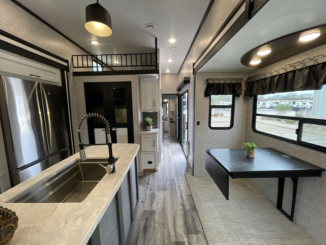 2022 DUTCHMEN HAMPTON 375DBL