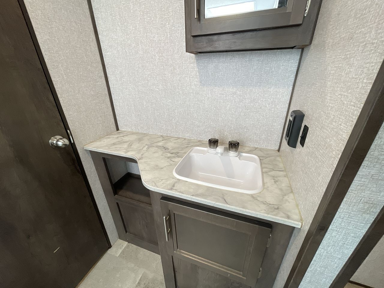 2021 DUTCHMEN COLEMAN 3215BH