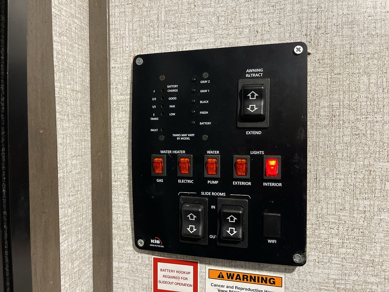 2021 DUTCHMEN COLEMAN 3215BH