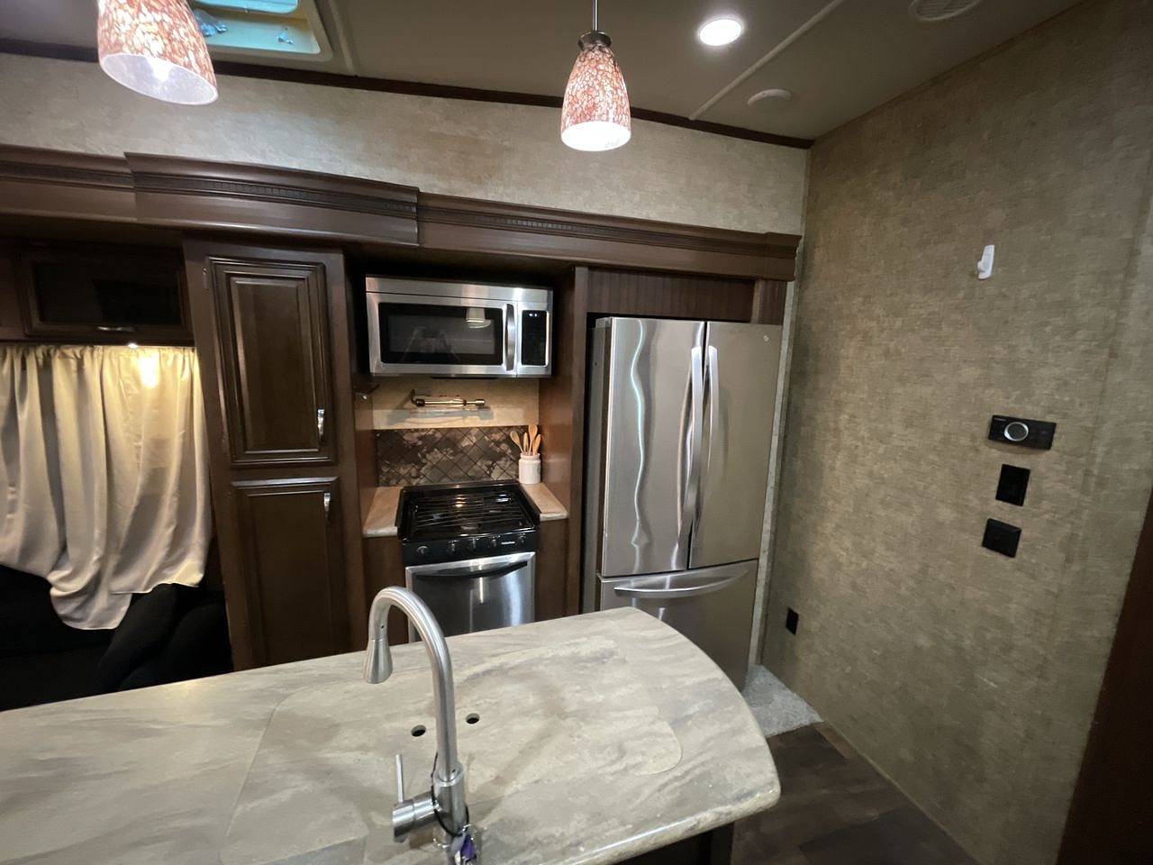 2017 SANDPIPER 372LOK