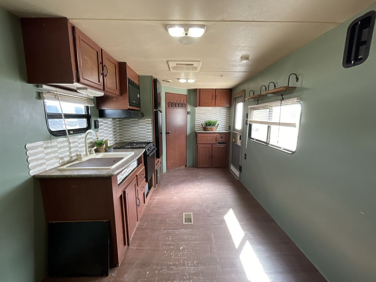 2016 PUMA XLE CANYON CAT 25FBC