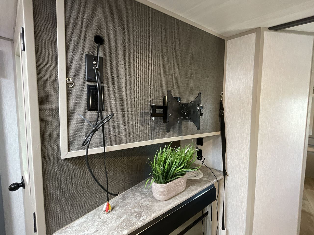 2023 FOREST RIVER SALEM HEMISPHERE 310