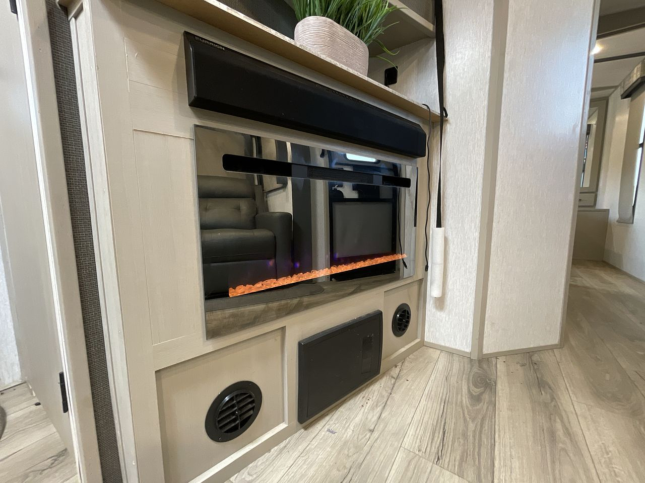 2023 FOREST RIVER SALEM HEMISPHERE 310