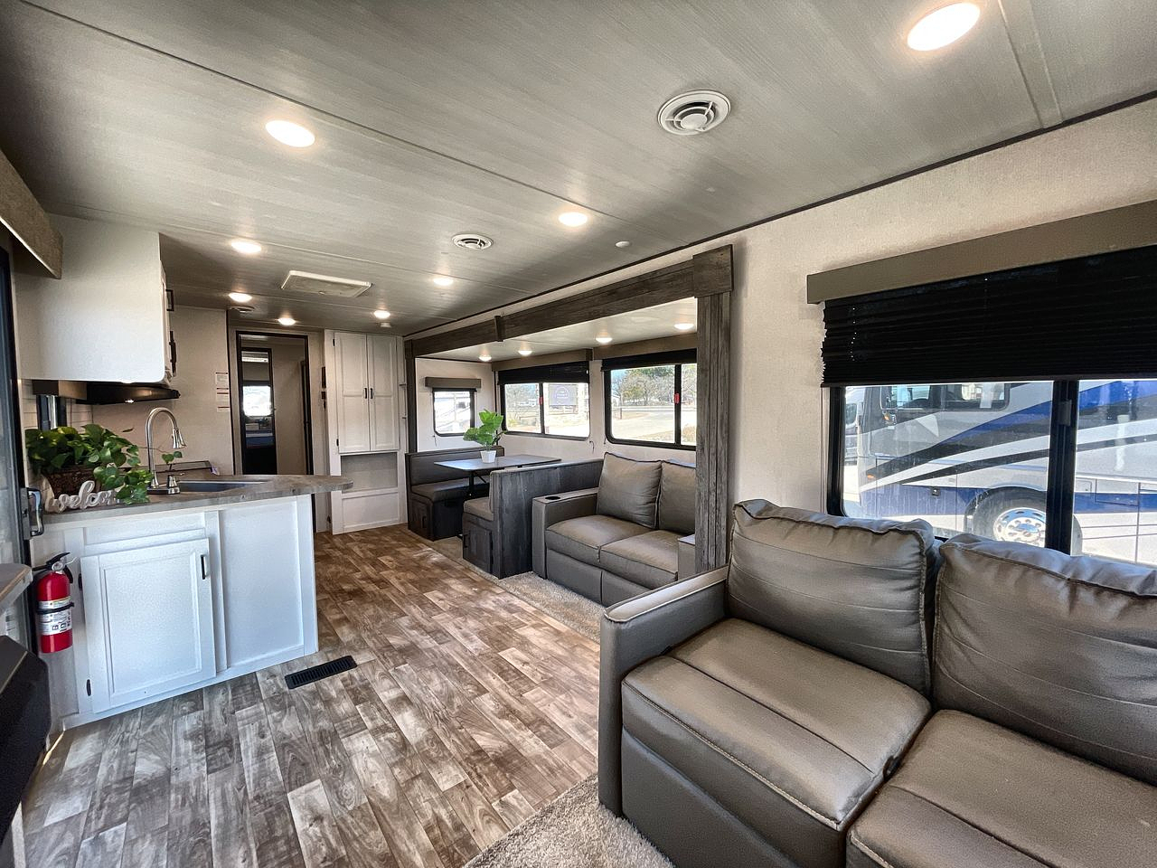 2023 KEYSTONE HIDEOUT 38FDDS