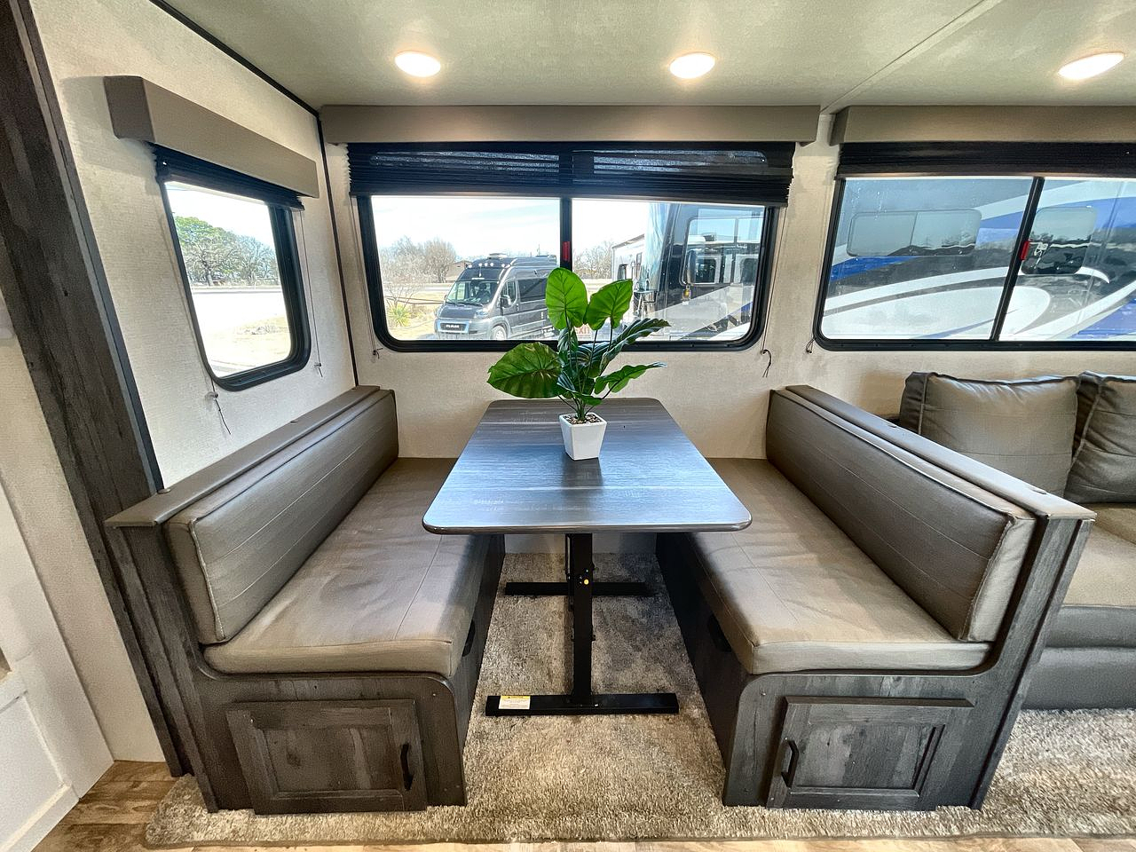 2023 KEYSTONE HIDEOUT 38FDDS