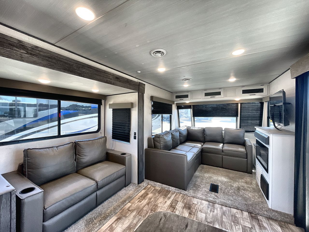 2023 KEYSTONE HIDEOUT 38FDDS