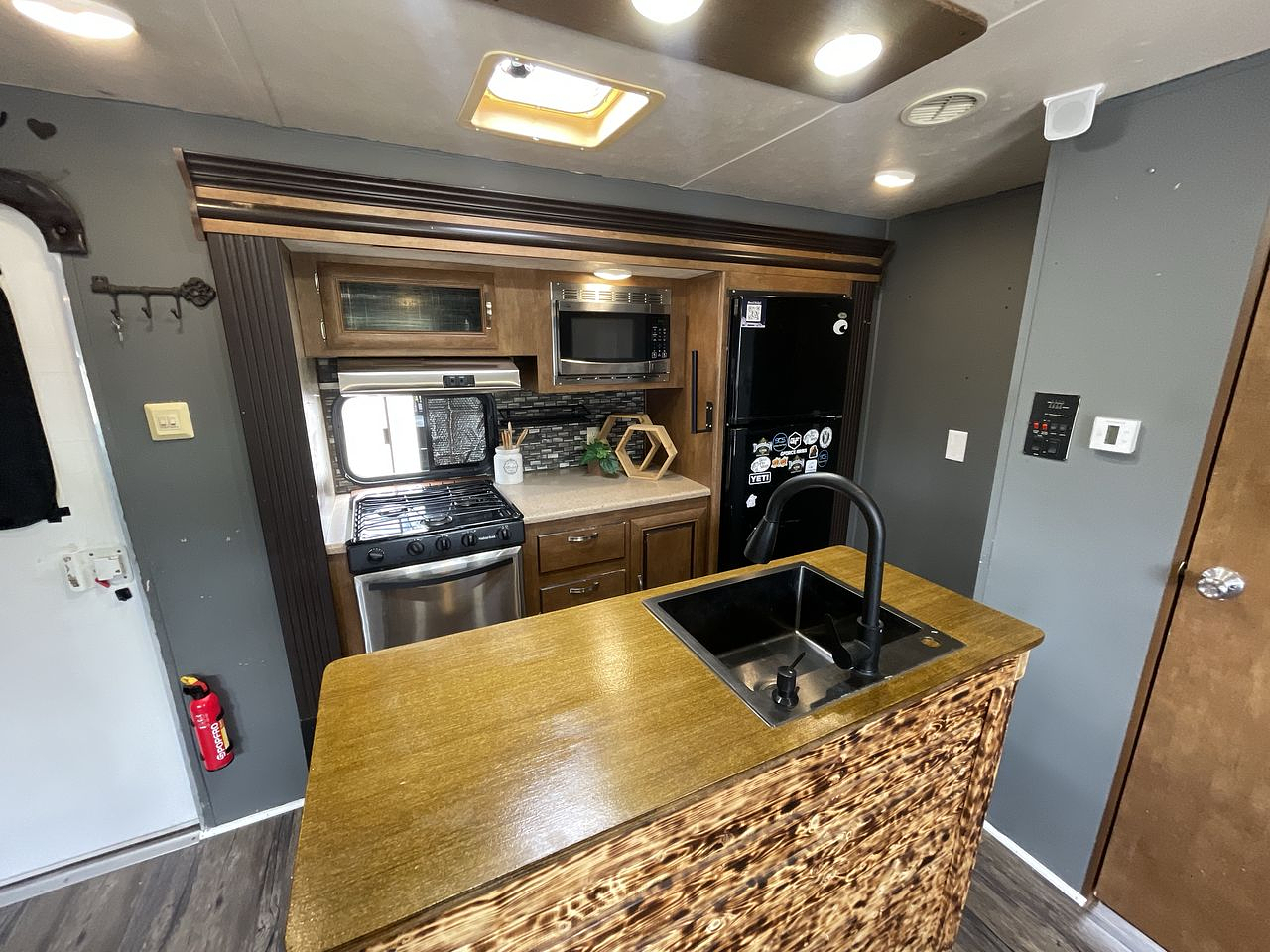 2017 FOREST RIVER WILDWOOD 31BKIS