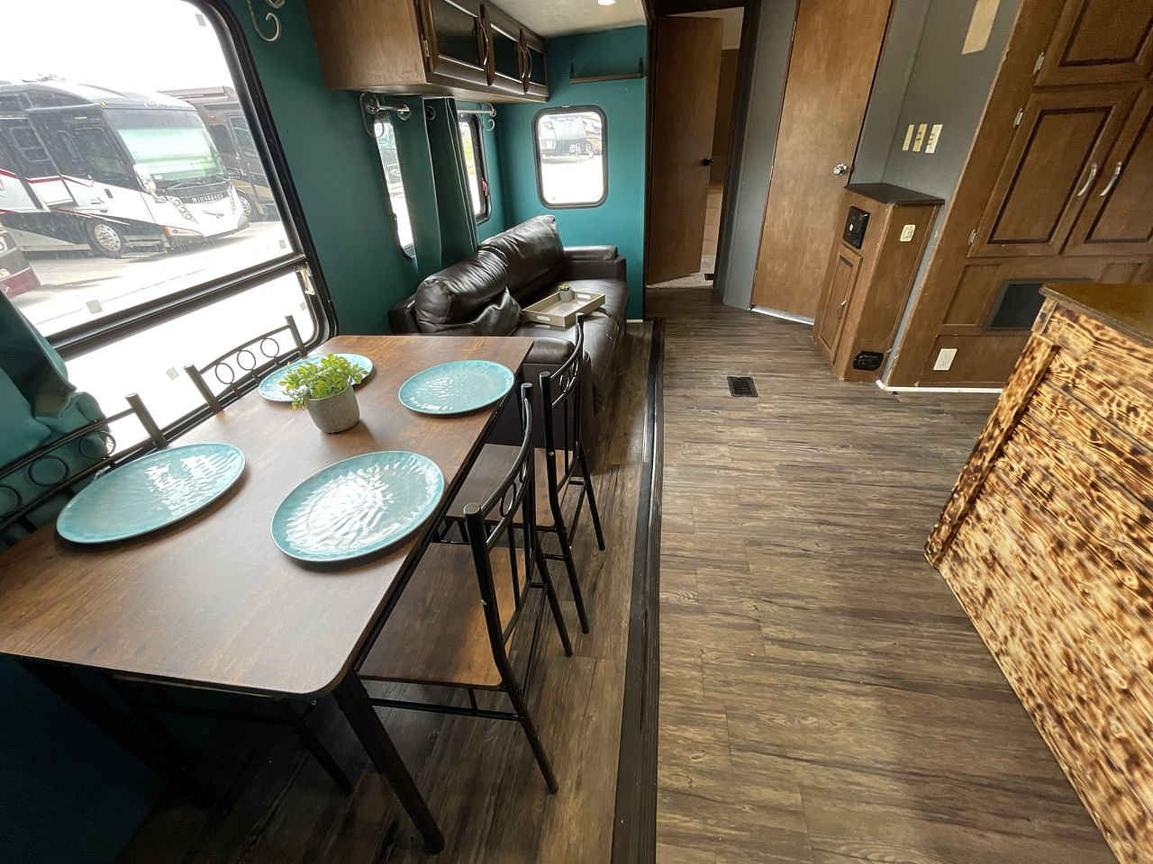 2017 FOREST RIVER WILDWOOD 31BKIS