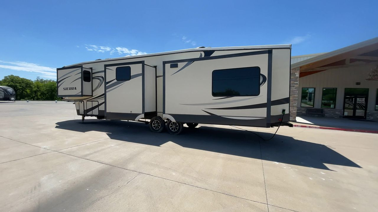 2017 FOREST RIVER SIERRA 371REBH