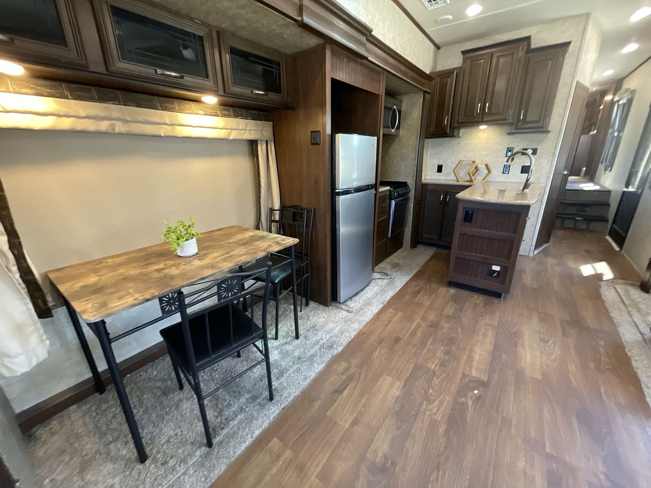 2017 FOREST RIVER SIERRA 371REBH