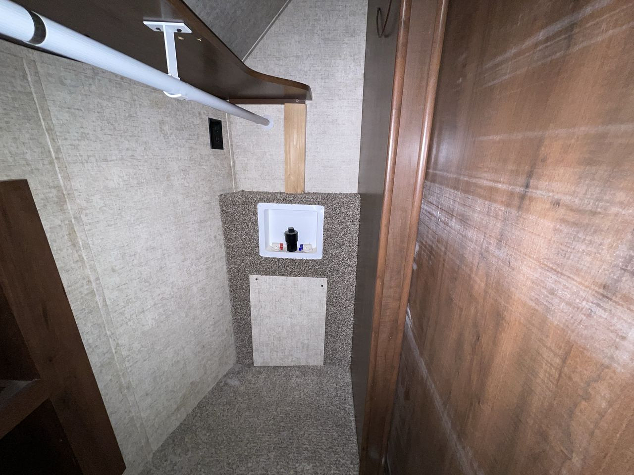 2017 FOREST RIVER SIERRA 371REBH