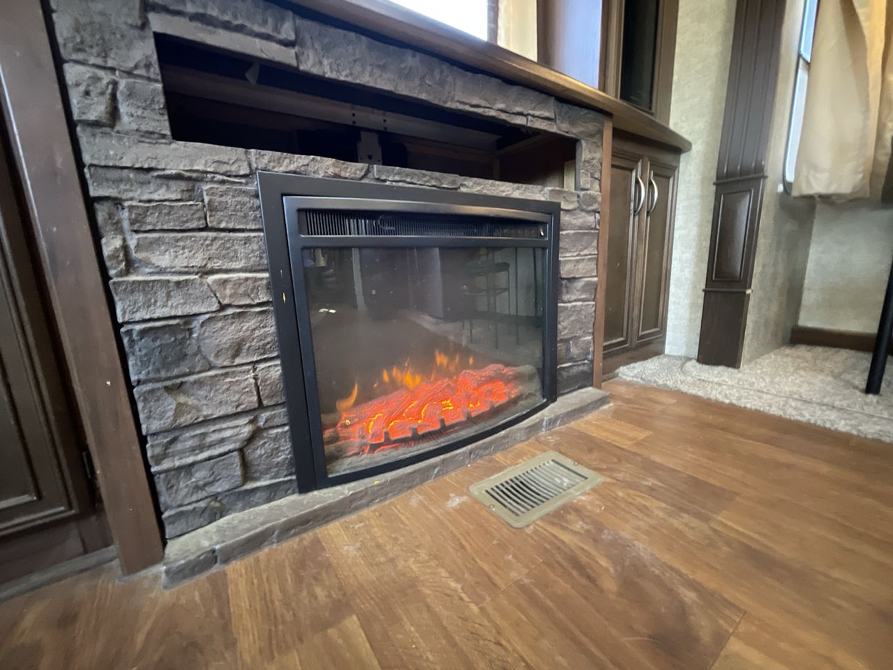 2017 FOREST RIVER SIERRA 371REBH