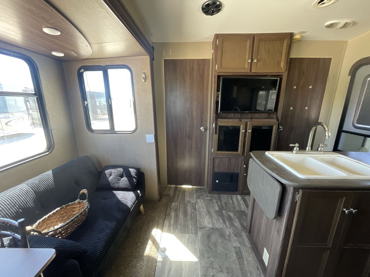 2015 DUTCHMEN RUBICON 2900