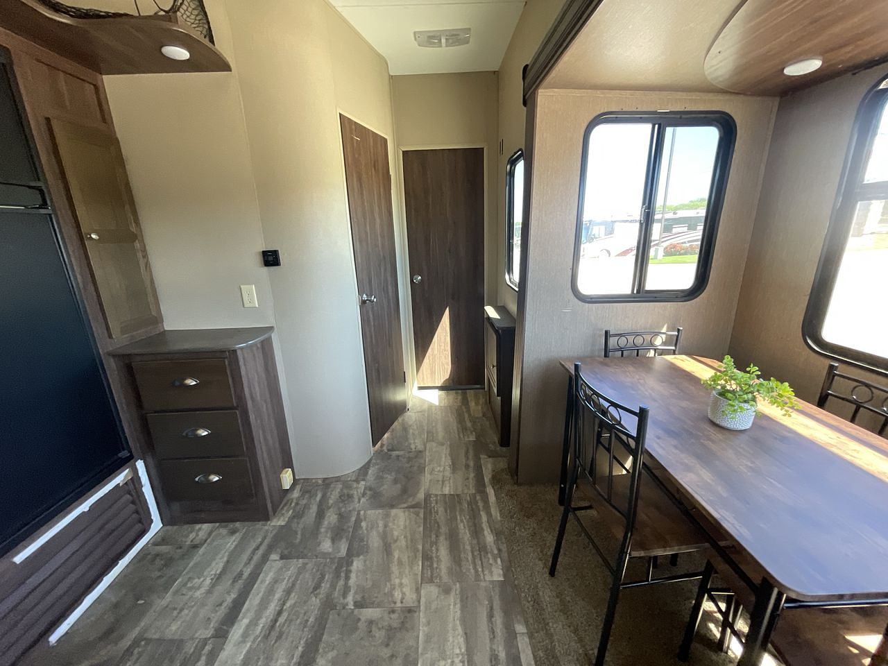 2015 DUTCHMEN RUBICON 2900