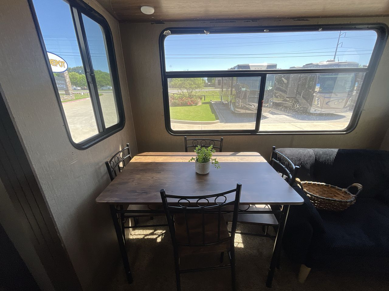 2015 DUTCHMEN RUBICON 2900