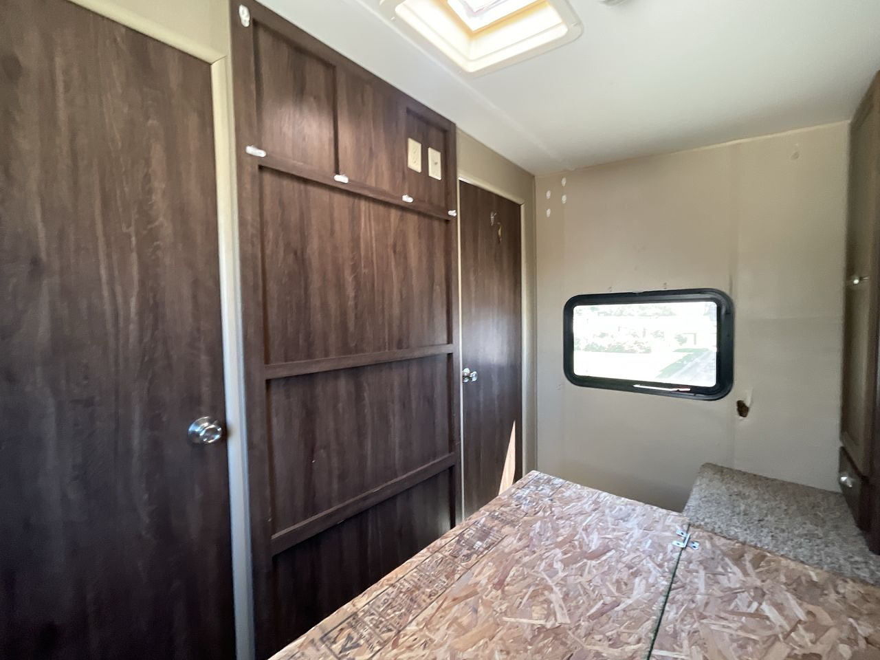 2015 DUTCHMEN RUBICON 2900