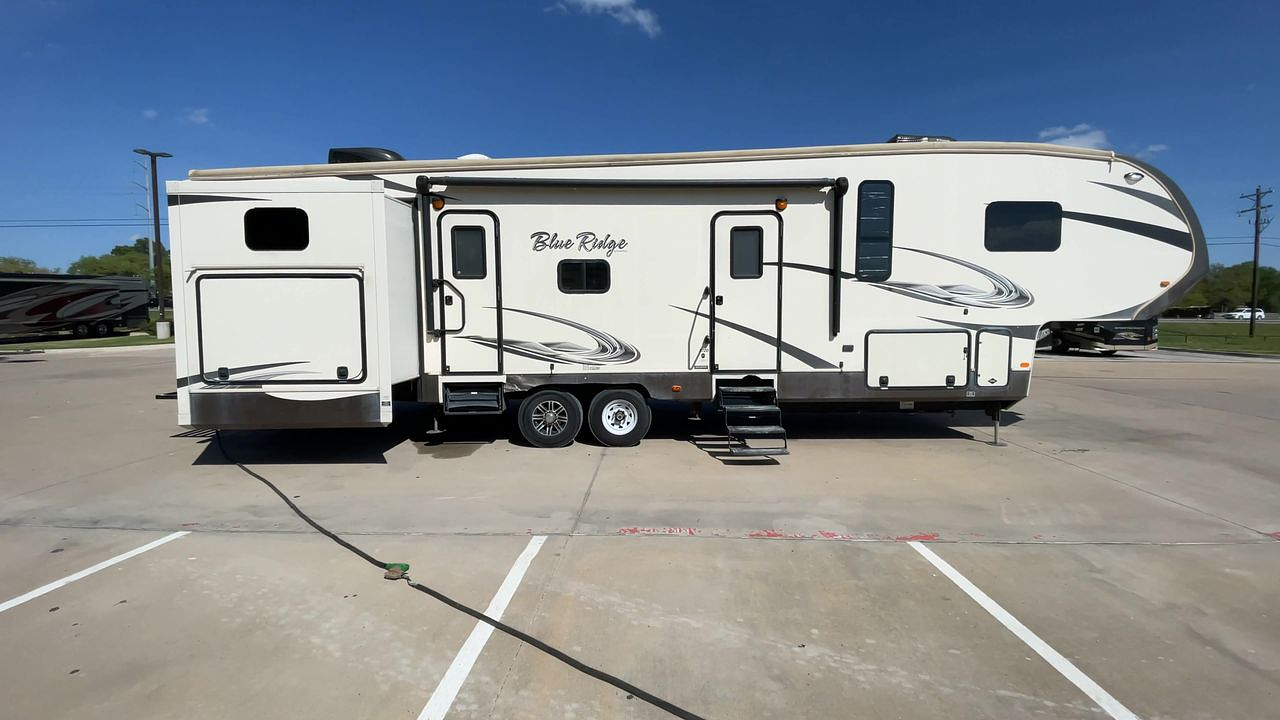 2016 FOREST RIVER BLUE RIDGE 3720BH