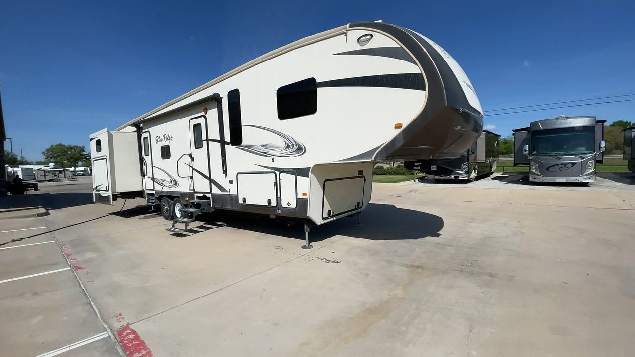 2016 FOREST RIVER BLUE RIDGE 3720BH