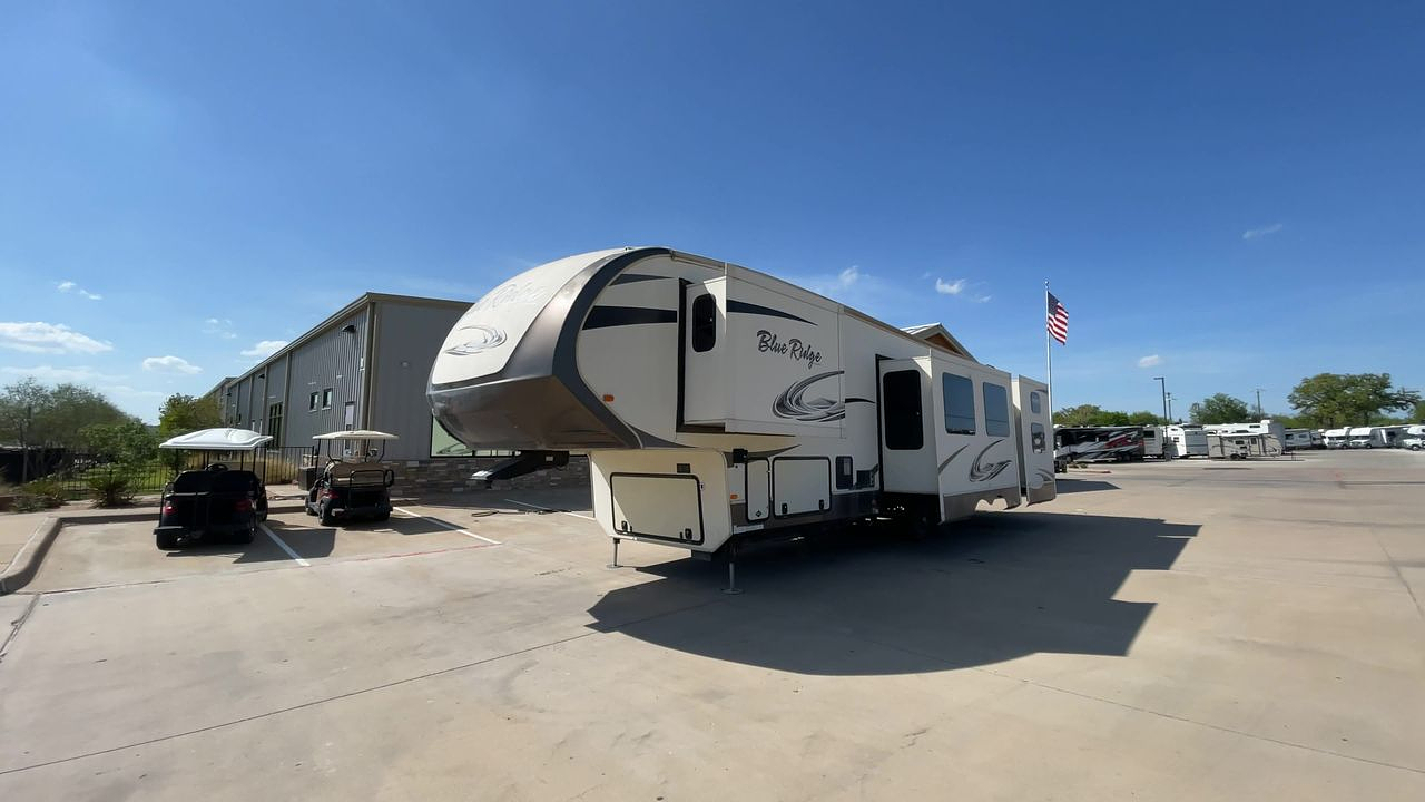 2016 FOREST RIVER BLUE RIDGE 3720BH