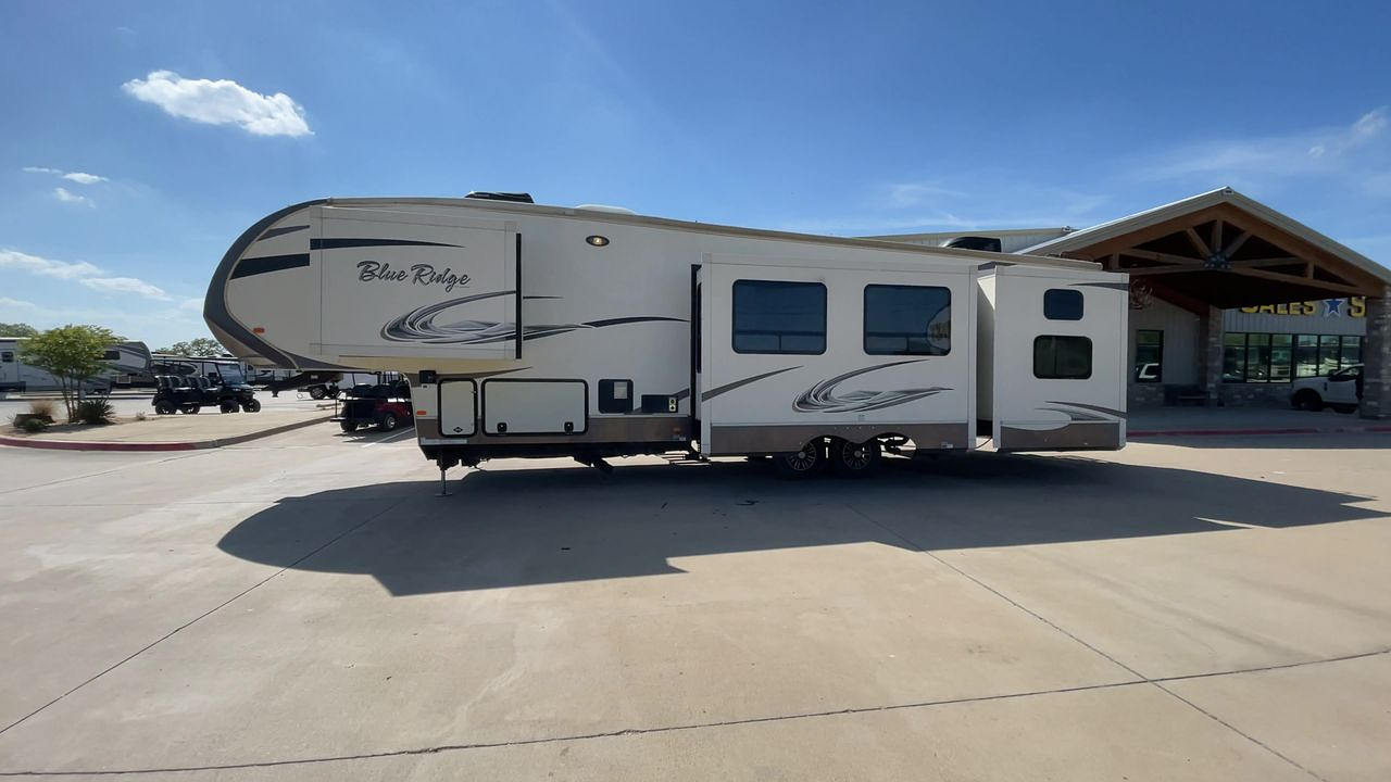 2016 FOREST RIVER BLUE RIDGE 3720BH