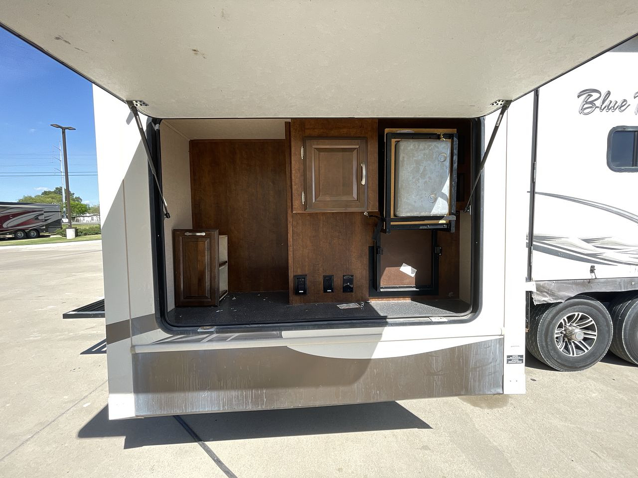 2016 FOREST RIVER BLUE RIDGE 3720BH