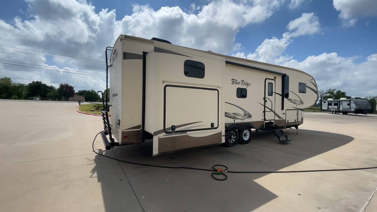 2016 FOREST RIVER BLUE RIDGE 3720BH