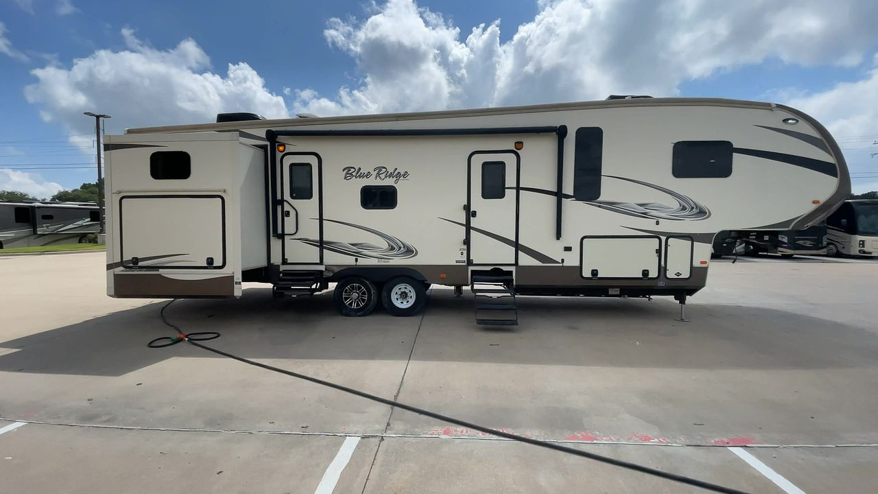 2016 FOREST RIVER BLUE RIDGE 3720BH