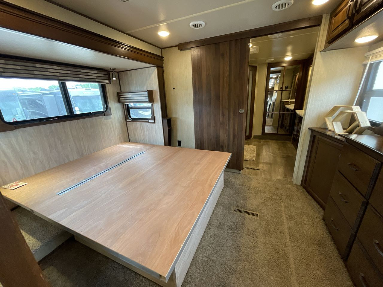 2018 FOREST RIVER COLUMBUS 383FB