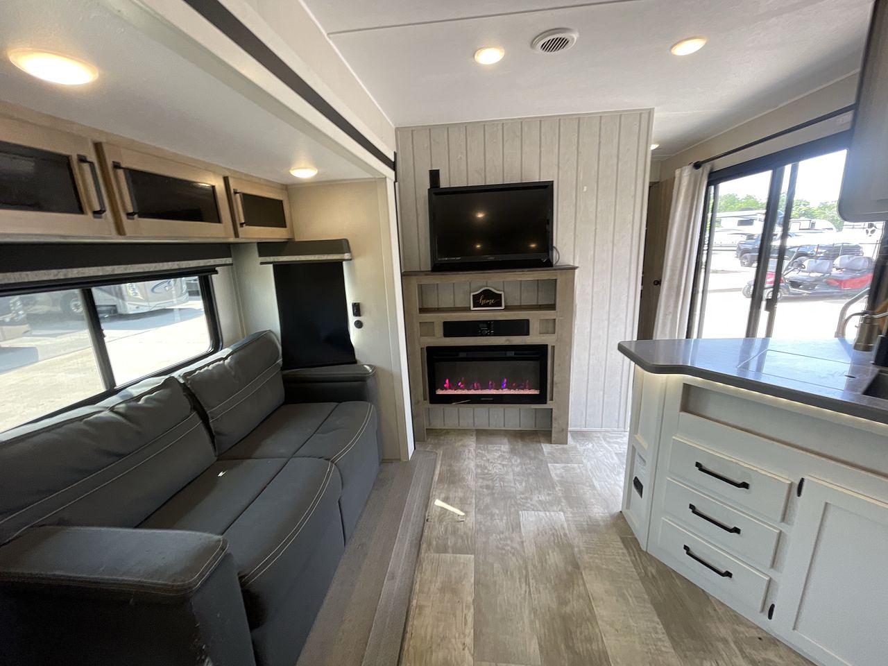 2024 PALOMINO PUMA 39DBT