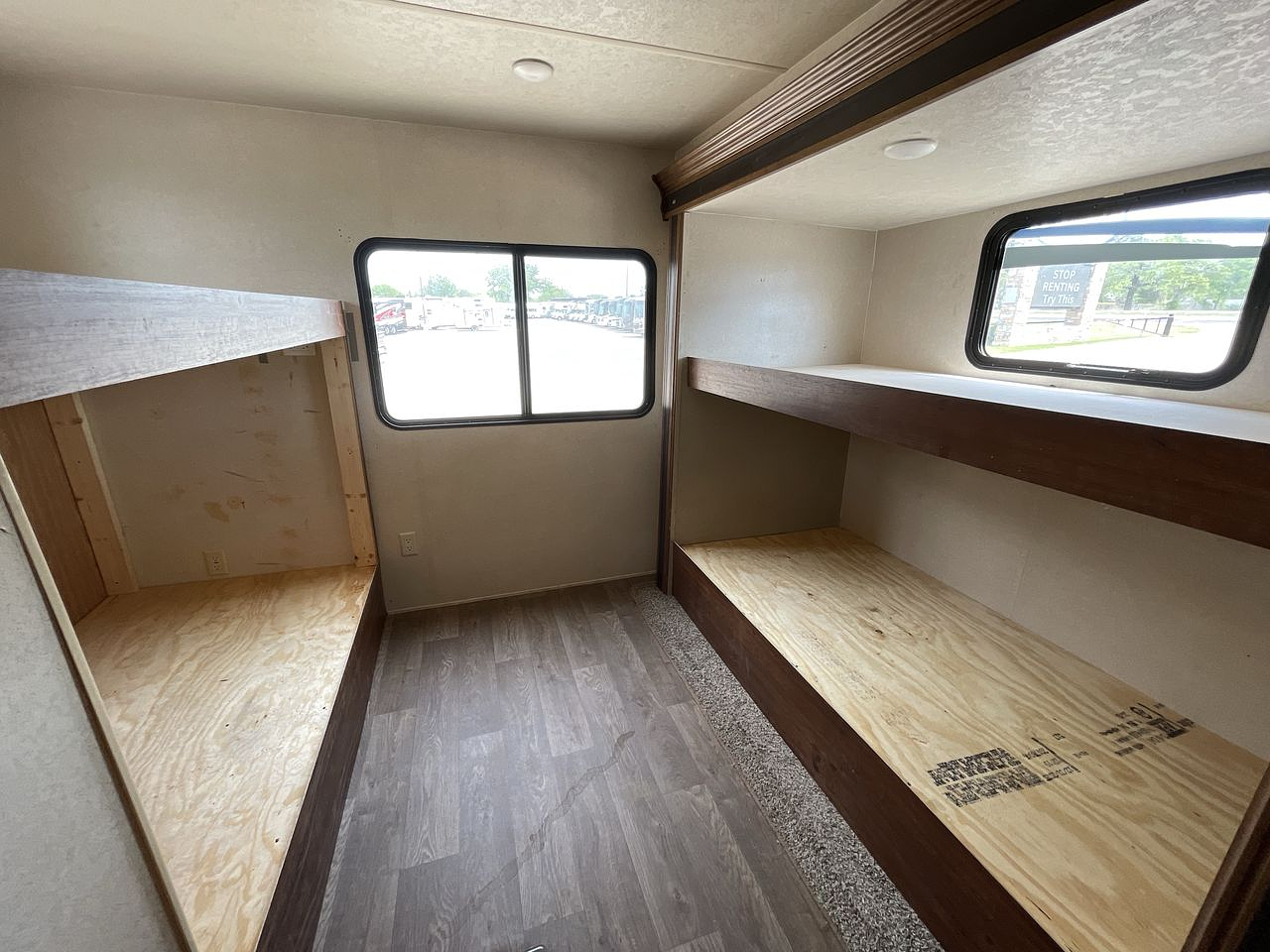 2018 FOREST RIVER SALEM 32BHDS