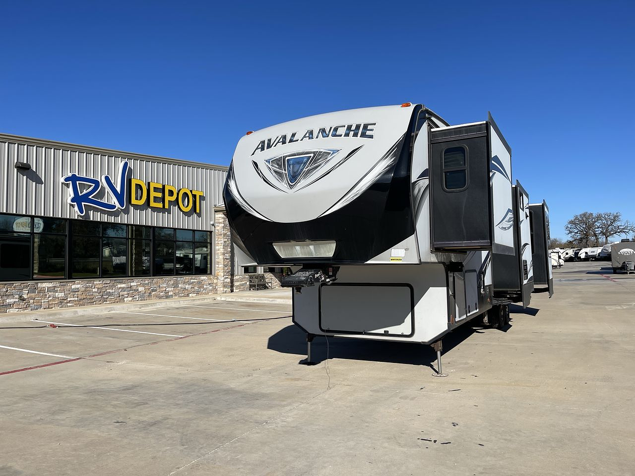 2018 KEYSTONE AVALANCHE 370RD
