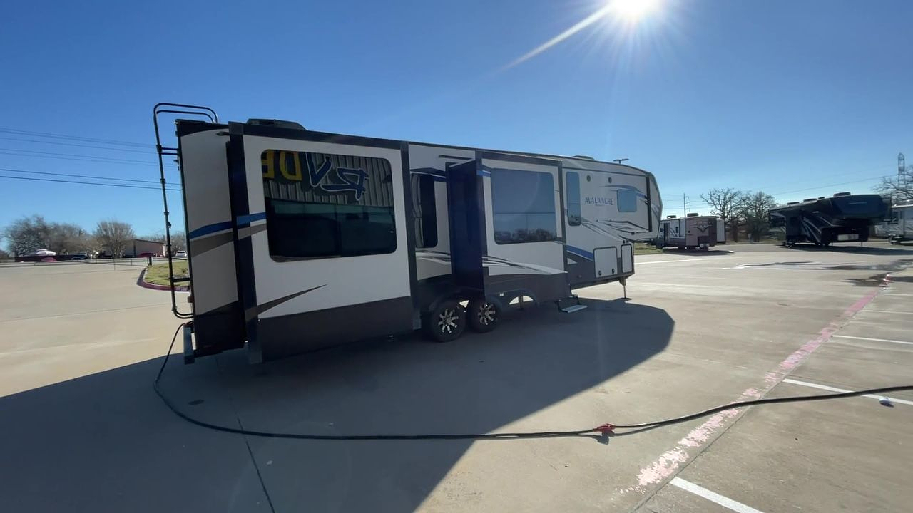 2018 KEYSTONE AVALANCHE 370RD