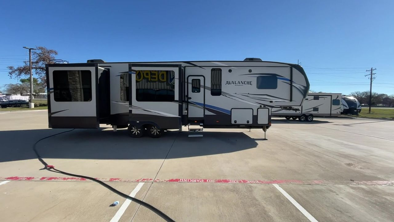 2018 KEYSTONE AVALANCHE 370RD